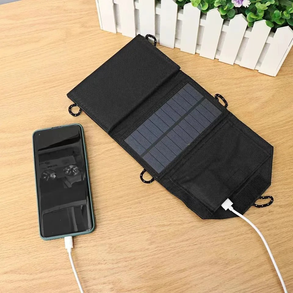 OG Outdoor - Solar powered phone charger